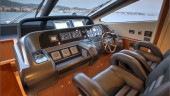 80 FLY 2011 80' 2" SUNSEEKER
