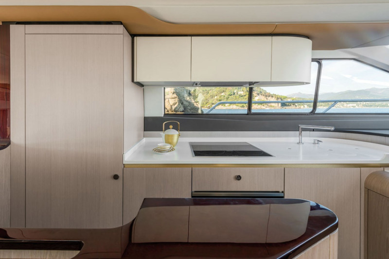 60 FLY 2018 59' 10" AZIMUT YACHTS