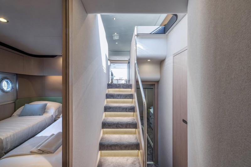 60 FLY 2018 59' 10" AZIMUT YACHTS