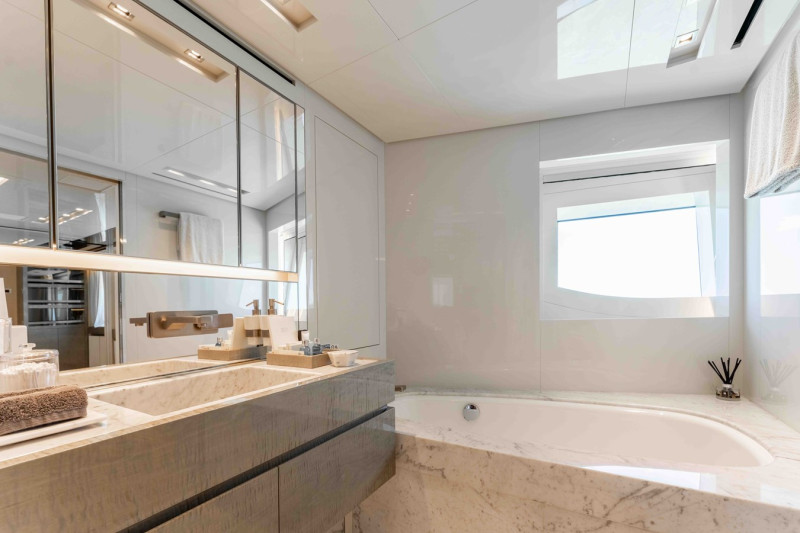 SD 126 2018 124' 6" SANLORENZO YACHTS