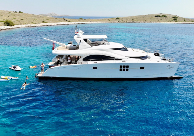 70 POWER  2013 70' 2" SUNREEF YACHTS