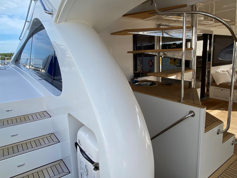 70 POWER  2013 70' 2" SUNREEF YACHTS