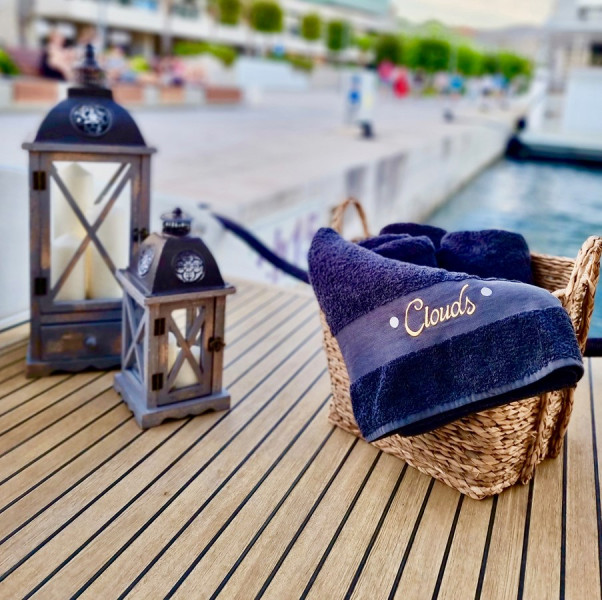 70 POWER  2013 70' 2" SUNREEF YACHTS