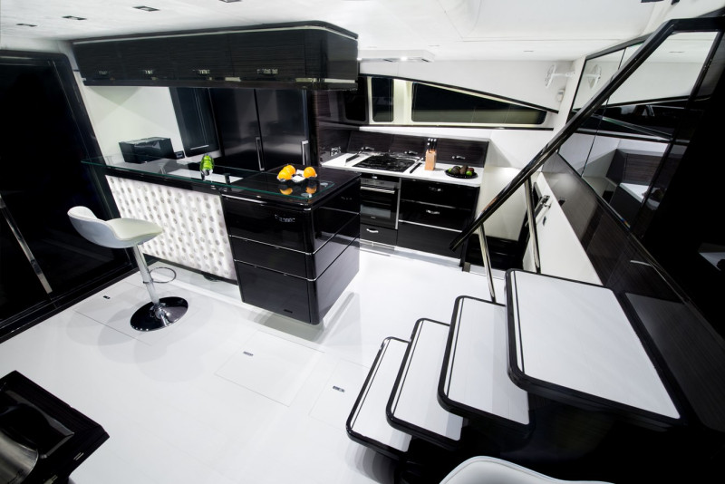 70 POWER  2013 70' 2" SUNREEF YACHTS