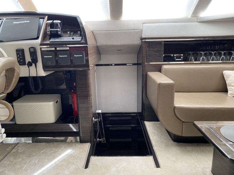 70 POWER  2013 70' 2" SUNREEF YACHTS