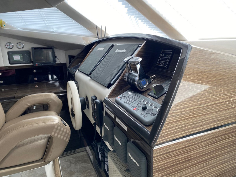 70 POWER  2013 70' 2" SUNREEF YACHTS