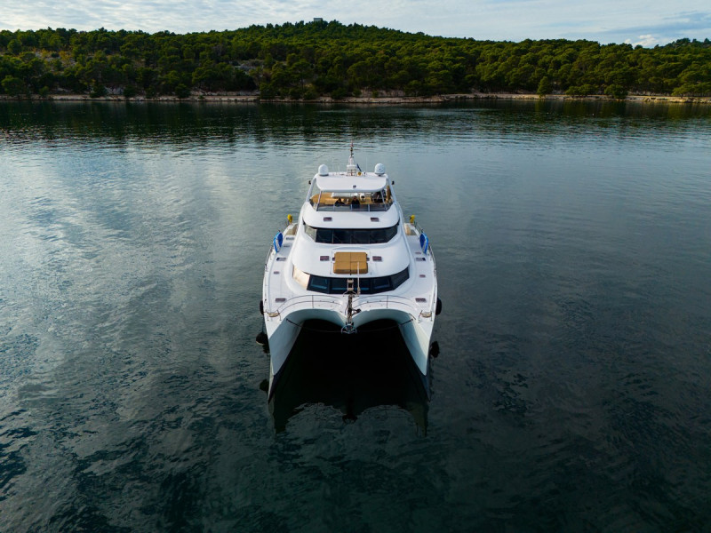 70 POWER  2013 70' 2" SUNREEF YACHTS