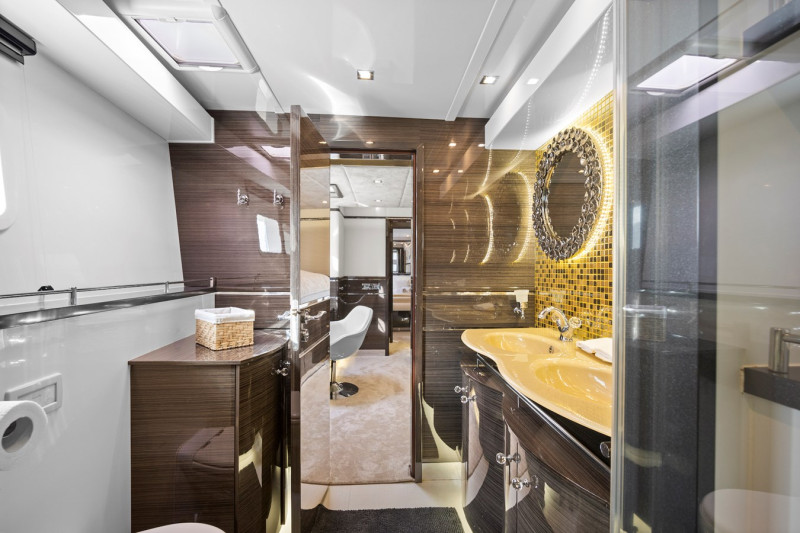 70 POWER  2013 70' 2" SUNREEF YACHTS