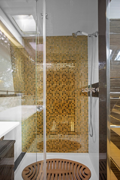 70 POWER  2013 70' 2" SUNREEF YACHTS