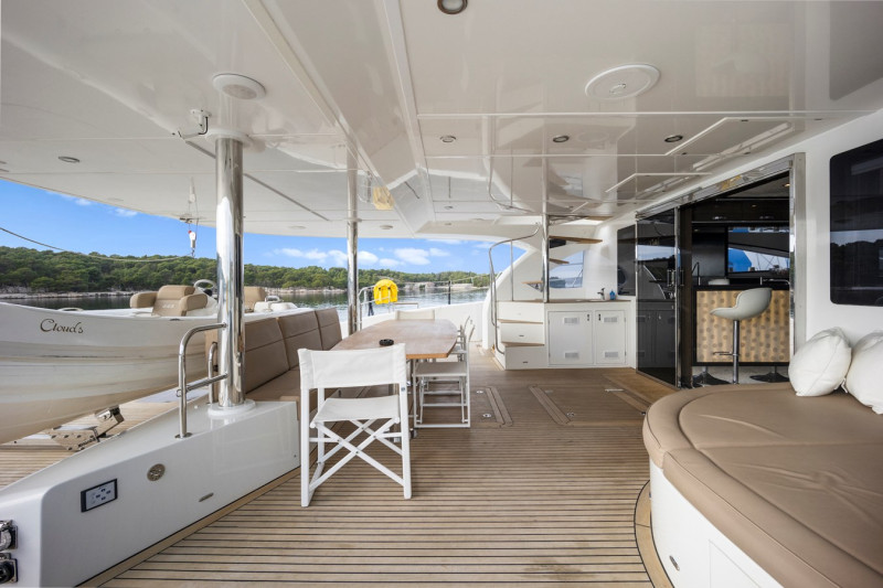 70 POWER  2013 70' 2" SUNREEF YACHTS