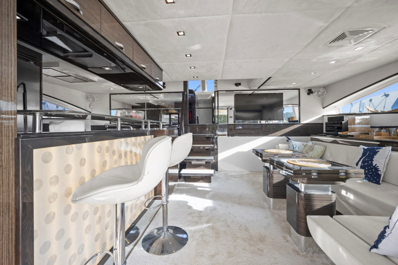 70 POWER  2013 70' 2" SUNREEF YACHTS