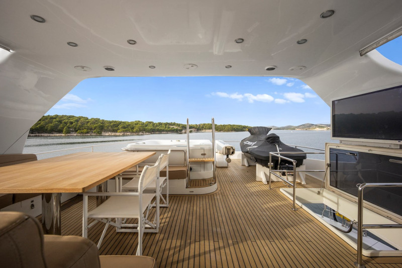 70 POWER  2013 70' 2" SUNREEF YACHTS