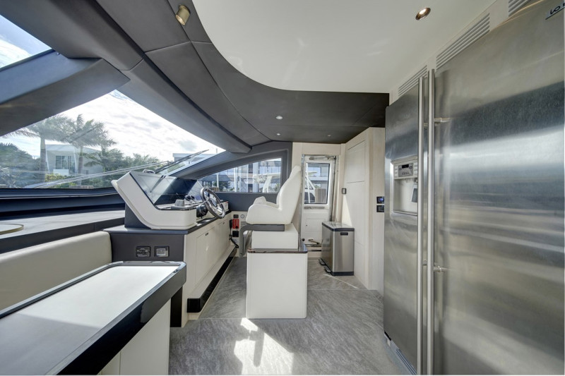 78 FLYBRIDGE 2020 78' 0" AZIMUT YACHTS