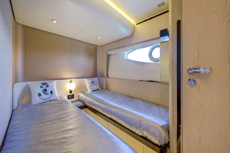 78 FLYBRIDGE 2020 78' 0" AZIMUT YACHTS