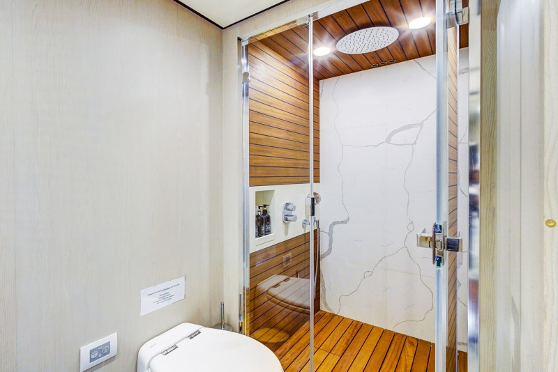 78 FLYBRIDGE 2020 78' 0" AZIMUT YACHTS