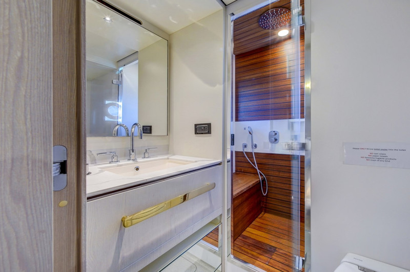 78 FLYBRIDGE 2020 78' 0" AZIMUT YACHTS