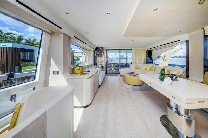 78 FLYBRIDGE 2020 78' 0" AZIMUT YACHTS