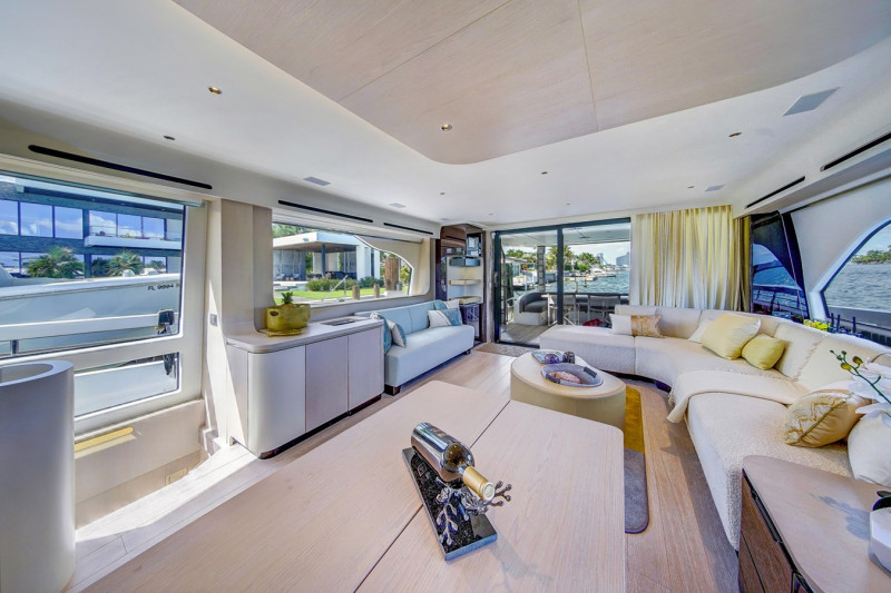 78 FLYBRIDGE 2020 78' 0" AZIMUT YACHTS