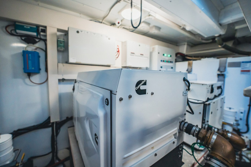 78 FLYBRIDGE 2020 78' 0" AZIMUT YACHTS