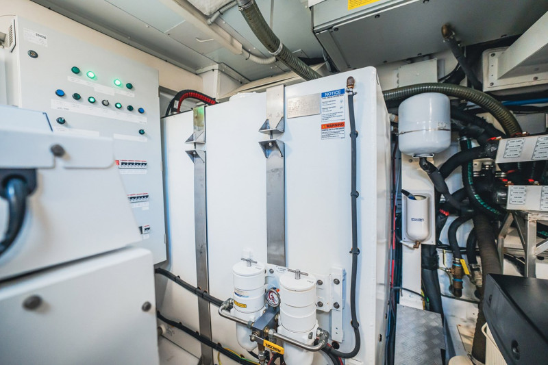 78 FLYBRIDGE 2020 78' 0" AZIMUT YACHTS