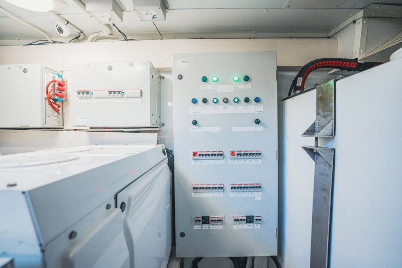 78 FLYBRIDGE 2020 78' 0" AZIMUT YACHTS