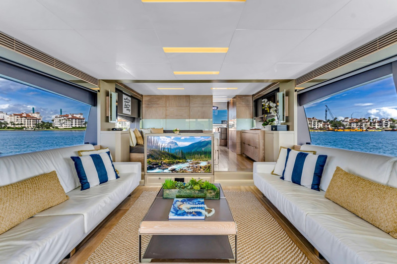 80 GLX 2016 81' 4" ASTONDOA