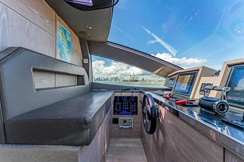 80 GLX 2016 81' 4" ASTONDOA