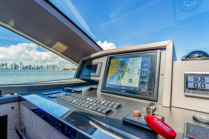 80 GLX 2016 81' 4" ASTONDOA