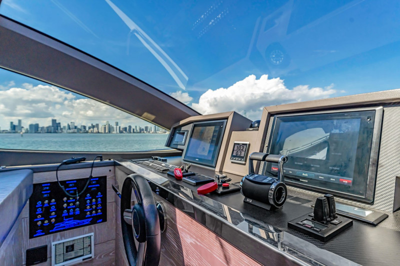 80 GLX 2016 81' 4" ASTONDOA