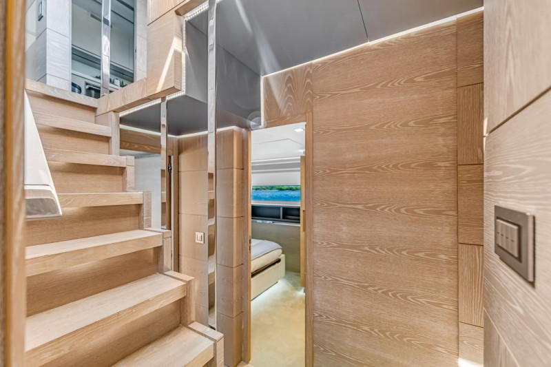 80 GLX 2016 81' 4" ASTONDOA