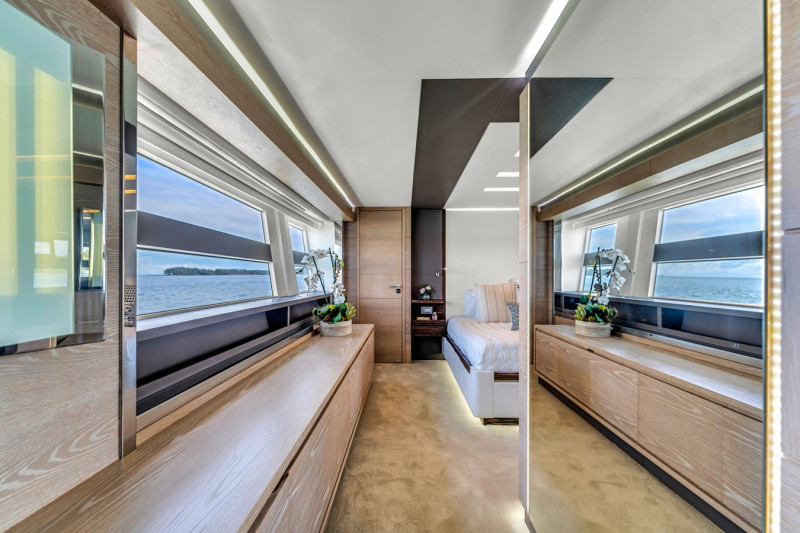 80 GLX 2016 81' 4" ASTONDOA