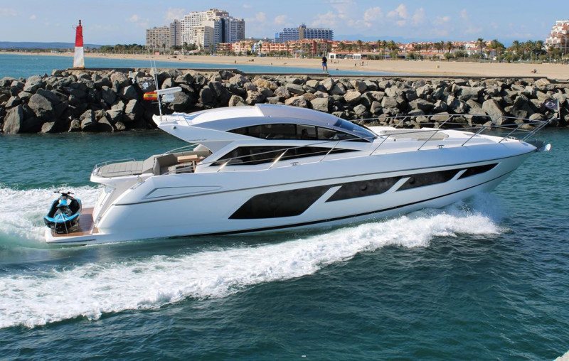 PREDATOR 57 2016 59' 1" SUNSEEKER