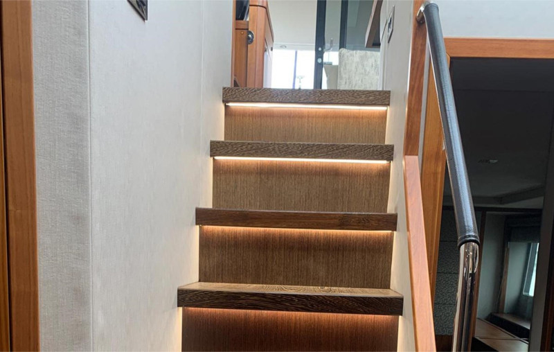 PREDATOR 57 2016 59' 1" SUNSEEKER