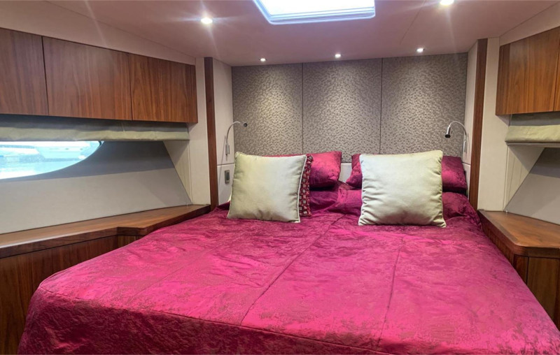 PREDATOR 57 2016 59' 1" SUNSEEKER