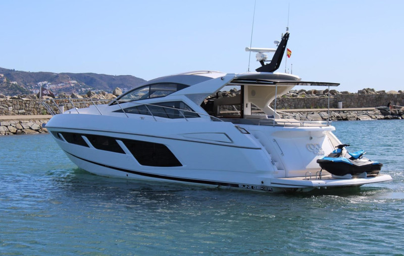 PREDATOR 57 2016 59' 1" SUNSEEKER