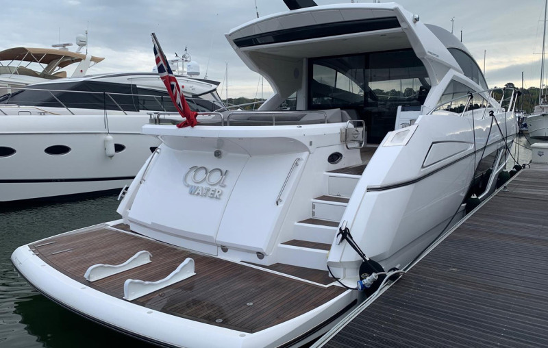 PREDATOR 57 2016 59' 1" SUNSEEKER