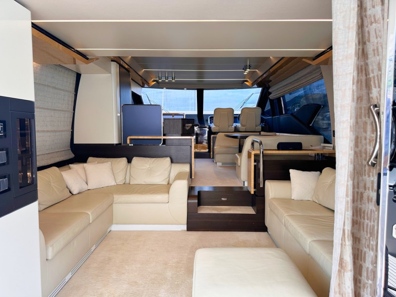 66 FLY 2018 68' 6" AZIMUT YACHTS