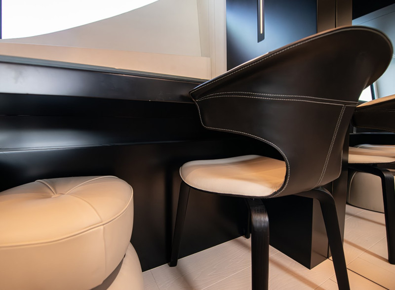 9X 2021 92' 2" PERSHING