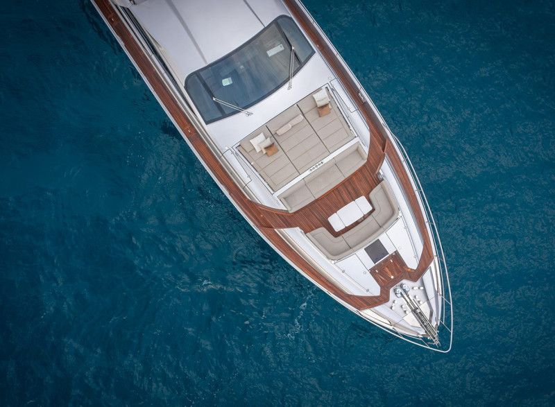 9X 2021 92' 2" PERSHING