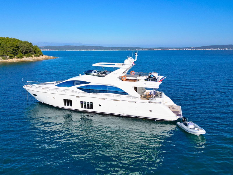 84 2016 84' 4" AZIMUT YACHTS