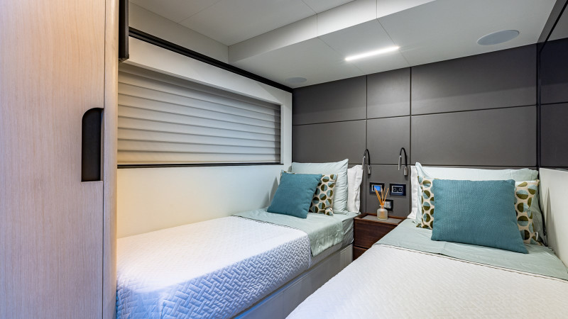 FLYBRIDGE 66 2023 66' 0" ASTONDOA