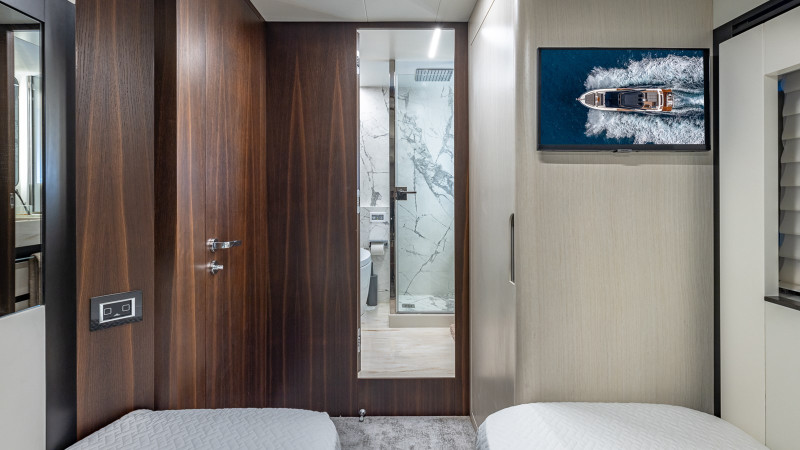 FLYBRIDGE 66 2023 66' 0" ASTONDOA