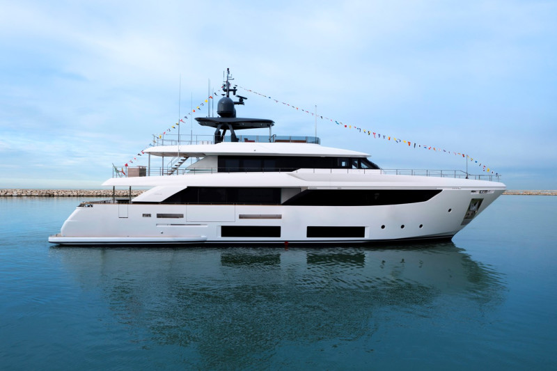 NAVETTA 33 2022 108' 3" CUSTOM LINE