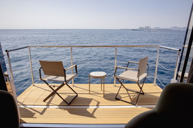 NAVETTA 33 2022 108' 3" CUSTOM LINE