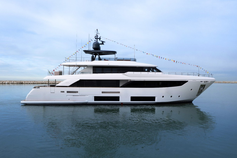 NAVETTA 33 2022 108' 3" CUSTOM LINE