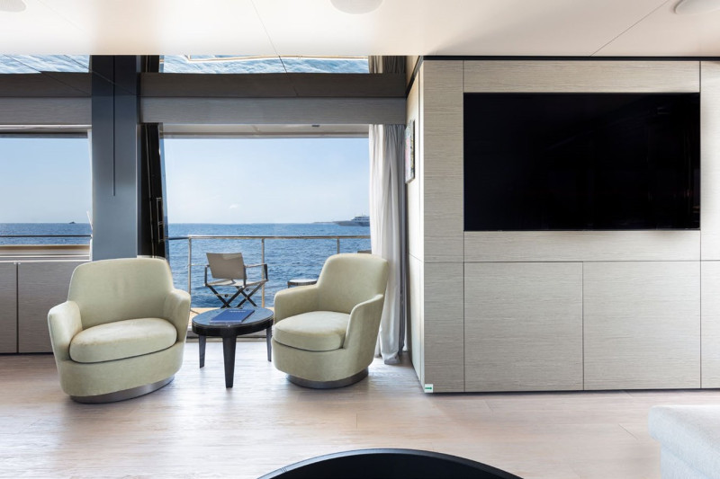 NAVETTA 33 2022 108' 3" CUSTOM LINE