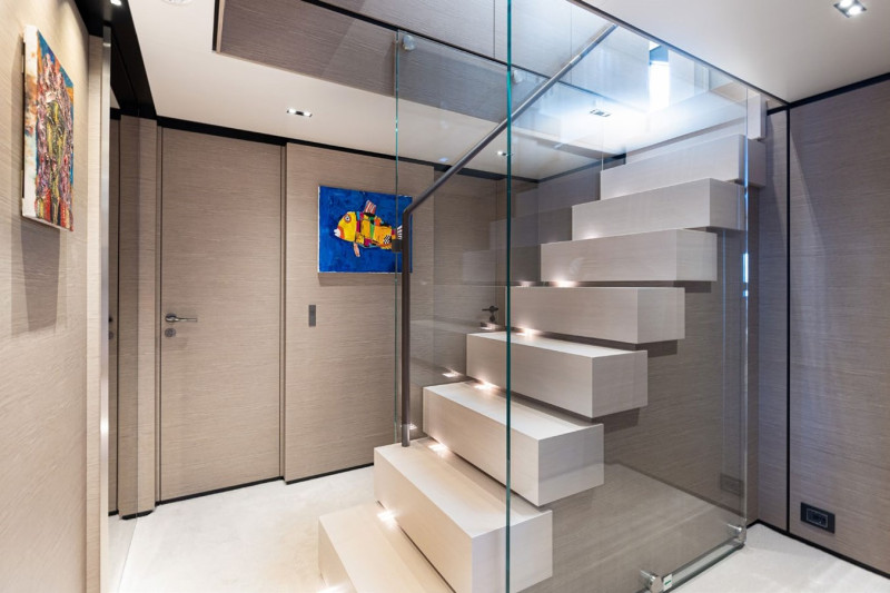 NAVETTA 33 2022 108' 3" CUSTOM LINE