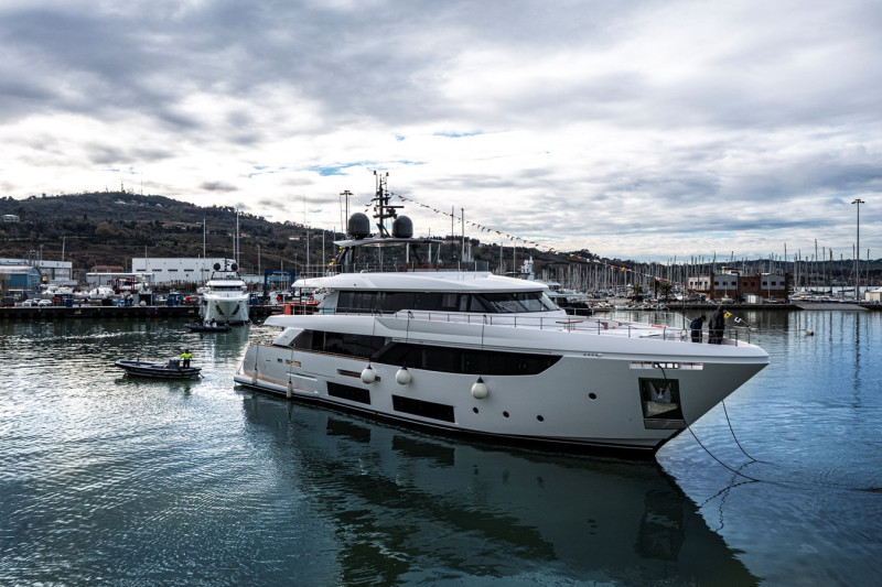 NAVETTA 33 2022 108' 3" CUSTOM LINE