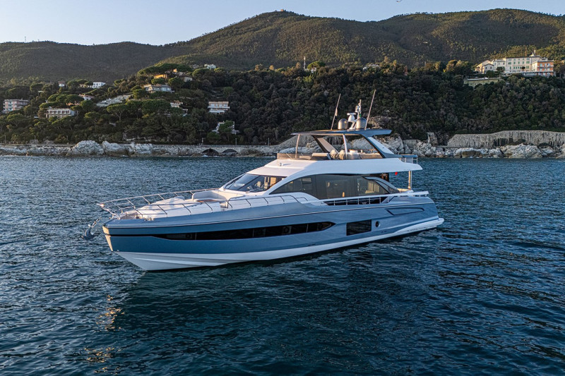 78 FLYBRIDGE 2021 77' 7" AZIMUT YACHTS