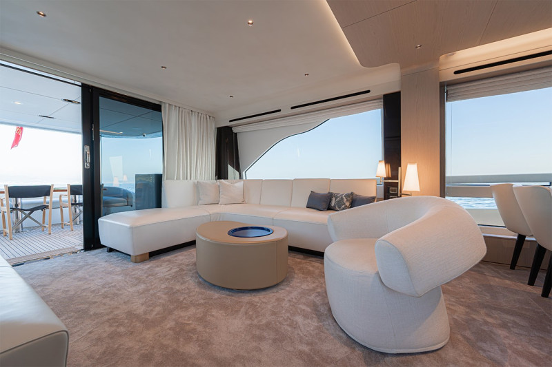 78 FLYBRIDGE 2021 77' 7" AZIMUT YACHTS